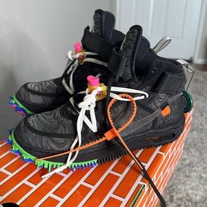 Off-White Mid black